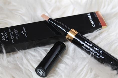 Eclat Lumiere Highlighting Face Pen .